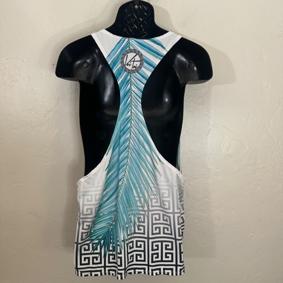 Voi Toi Tank Top Medium Gently worn 97% polyester / 3% spandex 21" armpits - Picture 2 of 3